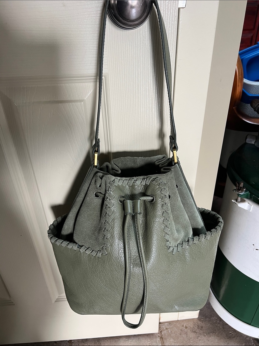 FOSSIL COOPER Leather Drawstring Bucket Bag - Picture 3 of 5